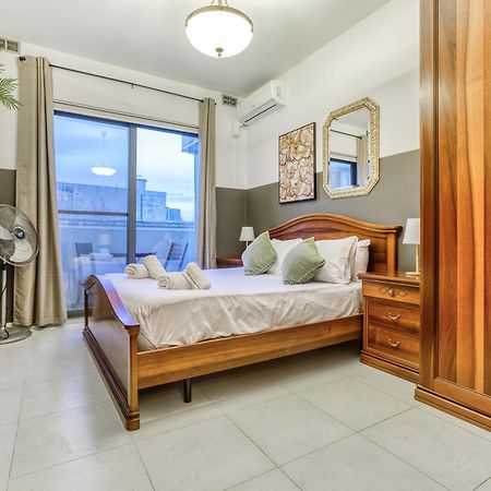 A Comfortable Apartment In The Heart Of Paceville Bt 360 Estates Saint Julian's Dış mekan fotoğraf